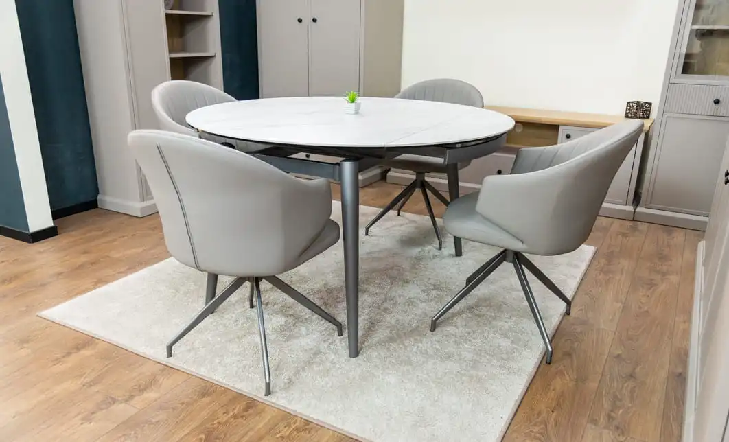 Set Masă Living Extensibilă CT106 Blat Ceramic Alb cu 4 Scaune CY815 Gri