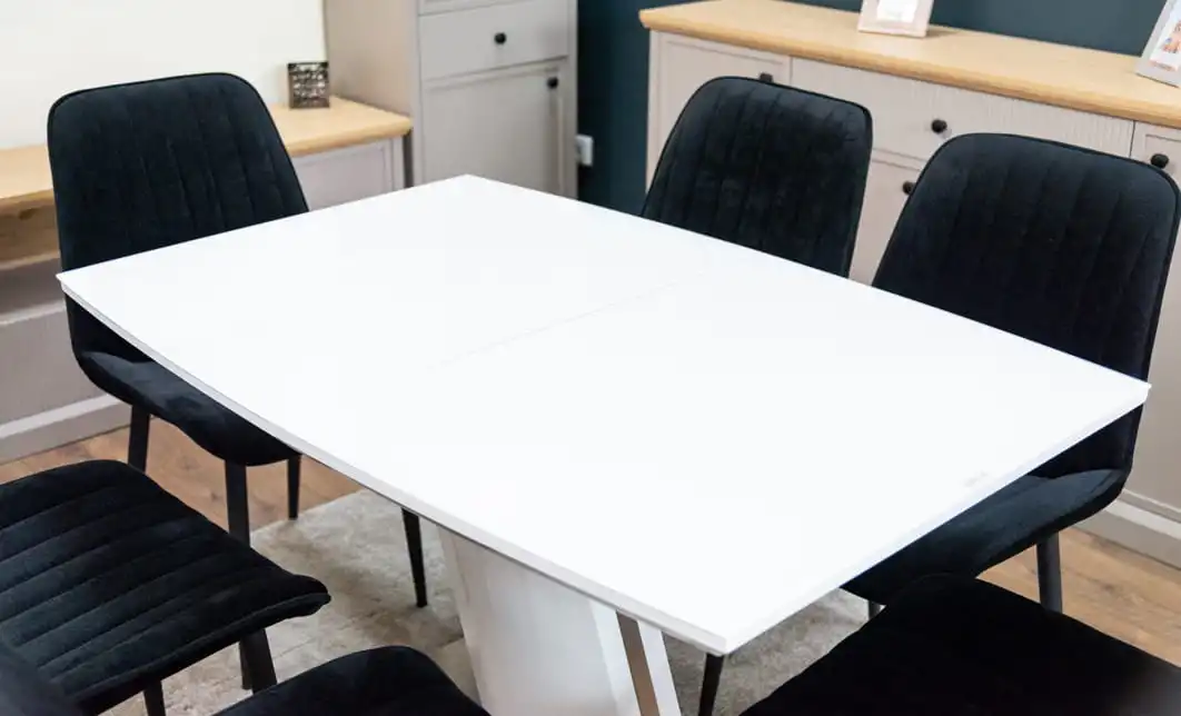 Set Masă Living Extensibilă KJT380 Blat Lucios Alb cu 6 Scaune Tapițate KJC176 Negre 8