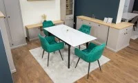 Set Masă Living Extensibilă KJT4711-1 Alb cu 4 Scaune Tapițate KJC38 Verde