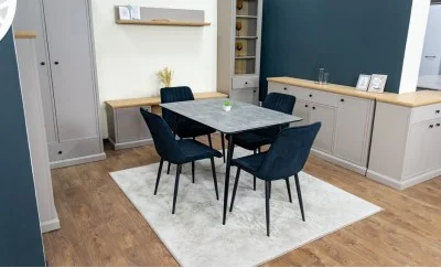 Set Masă Living Extensibilă KJT546 Gri cu 4 Scaune Tapițate KJC176 Negre