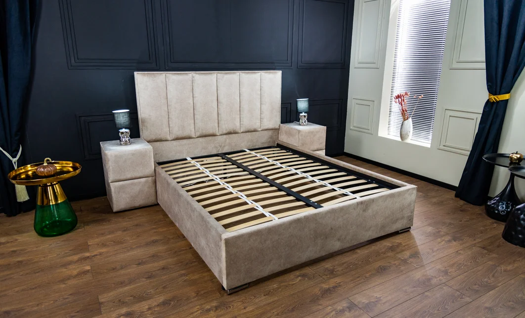 Pat Tapitat Klaus 1, bej deschis/somieră metal, 160x200 1