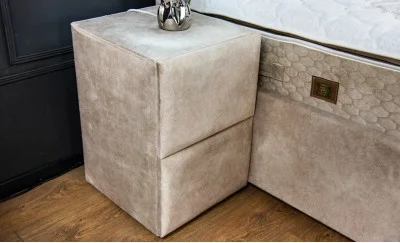 Noptiera Klaus Bej Deschis