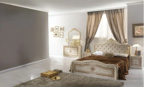 Dormitor Clasic Luisa Beige cu Saltea, Somieră și Dulap 4 Uși Incluse