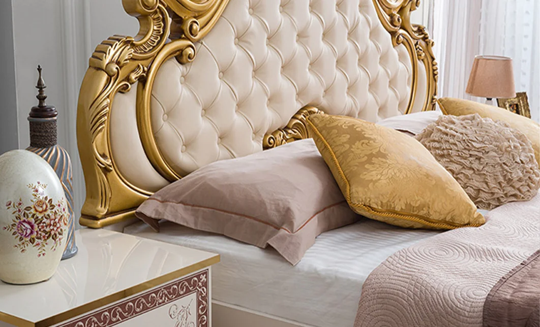 Dormitor Clasic New Grace Gold cu Dulap 4 Uși 4