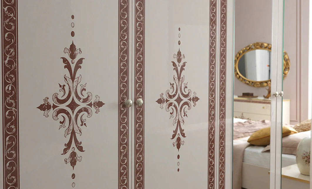 Dormitor Clasic New Grace Gold cu Dulap 4 Uși 5