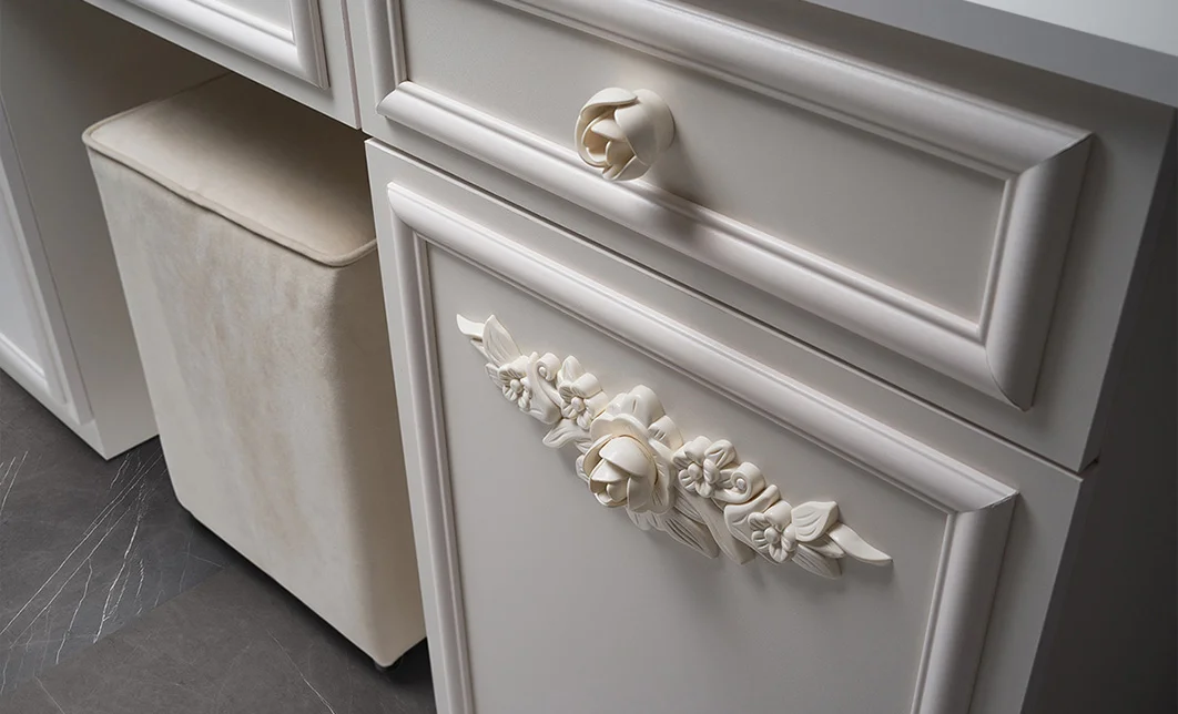 Dormitor Clasic Nora cu Dulap 6 Uși 3