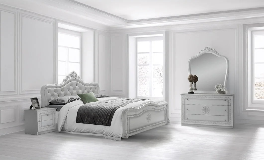 Dormitor Clasic Luisa Bianco Silver cu Saltea, Somieră și Dulap 4 Uși Incluse