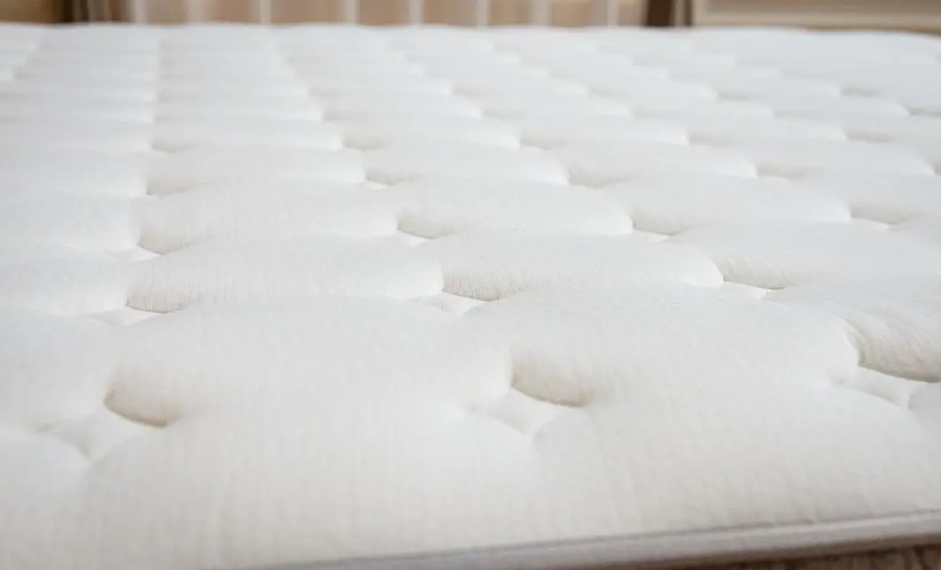 Set Pat Tapitat cu Saltea si Somiera Split Gri Deschis, 160x200