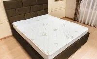 Set Pat Tapițat Mexico cu Saltea Bonell Aloe Vera și Somieră Rabatabilă, Maro 140x200